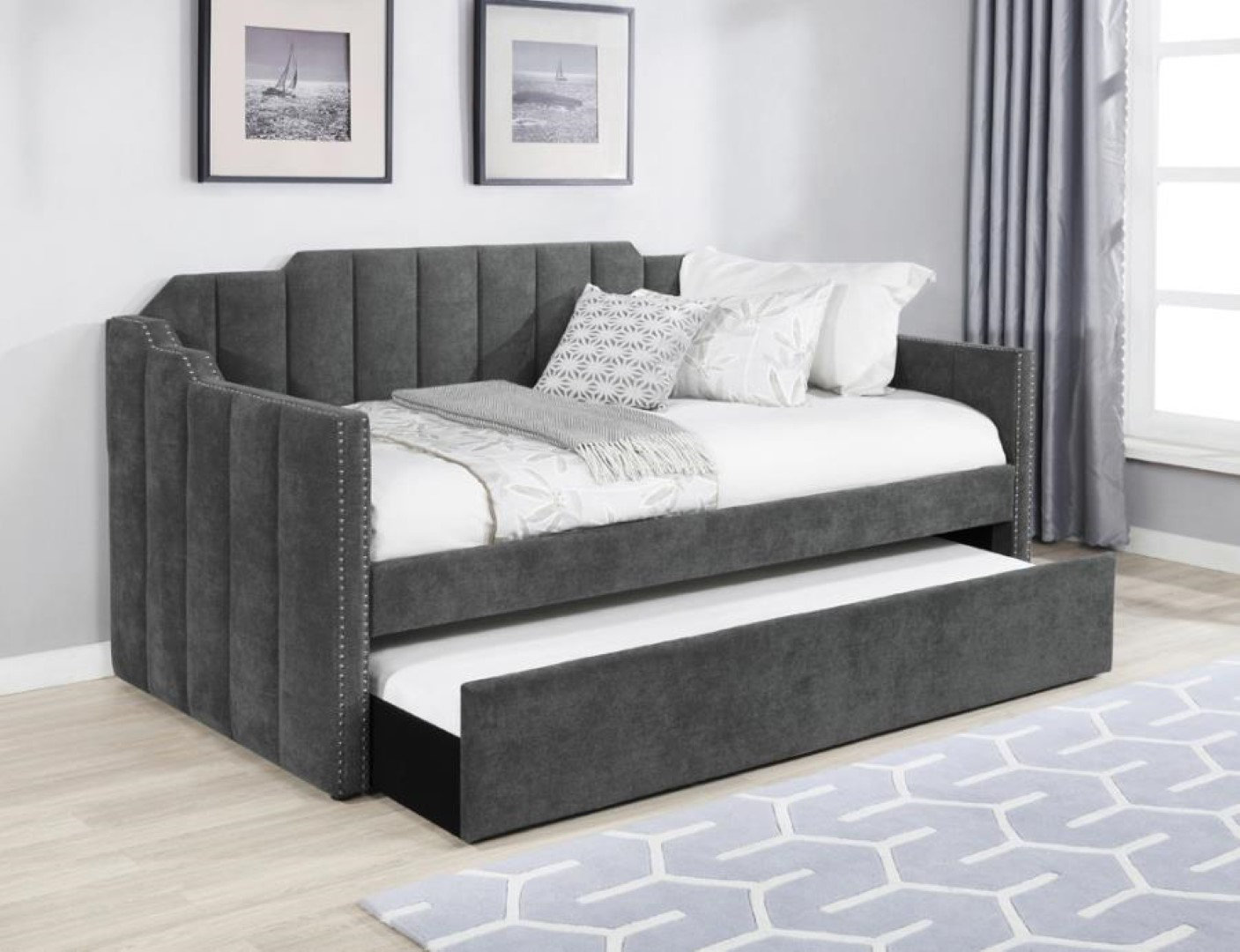 Lark Manor Abimelec Upholstered Daybed with Trundle